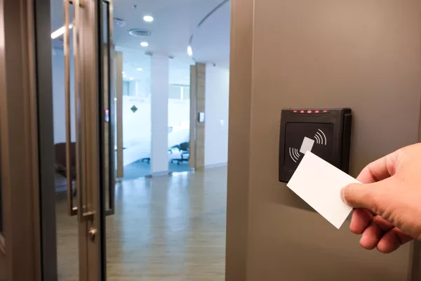 Some-differences-between-RFID-and-mobile-barcoding