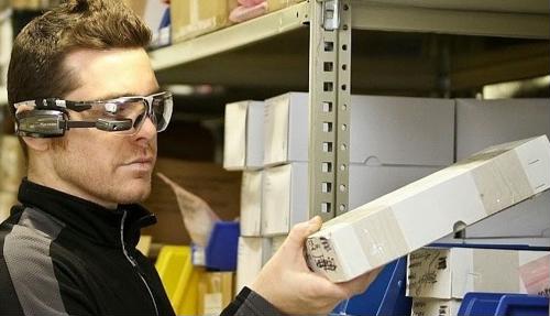 With AR solutions like Vuzix smart glasses, warehouse pickers can finish tasks more efficiently. 