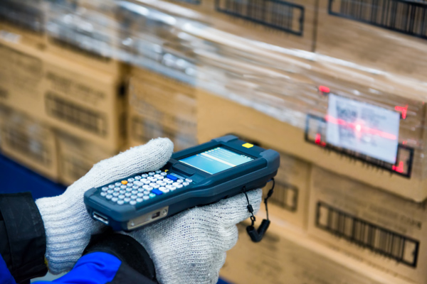 With mobile barcoding technology equipped with offline mobility, workers can perform crucial tasks such as cycle counting in walk-in freezers and cold rooms.