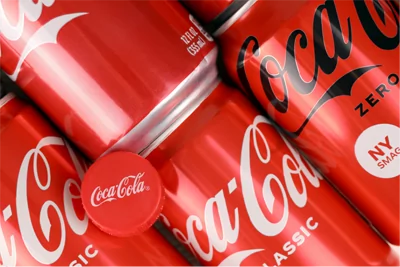 coca-cola-cans-laying-down