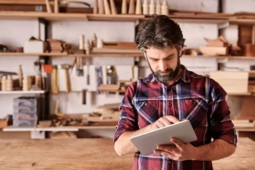 business-owners-are-turning-to-supply-chain-management-solutions