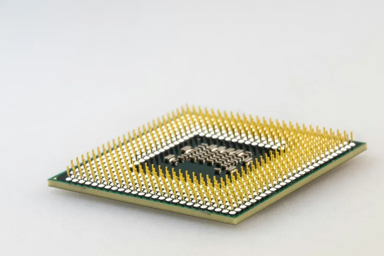 automotive-semiconductors-microchips-scaled